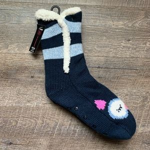 No Boundaries Owl Sweater Slipper Socks